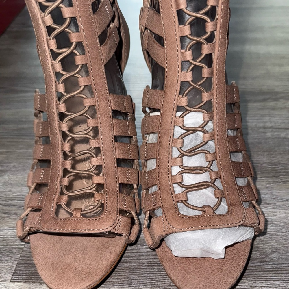 Elegant Brown Gladiator Sandals